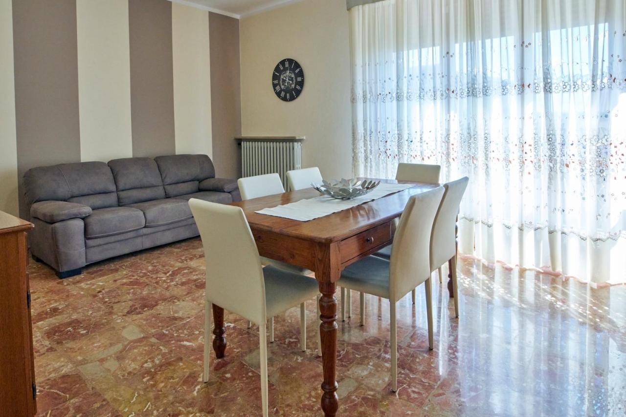 Cinzia'S Holiday Home Desenzano del Garda Exterior foto
