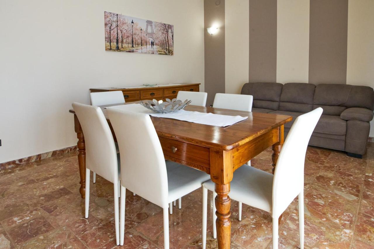 Cinzia'S Holiday Home Desenzano del Garda Exterior foto