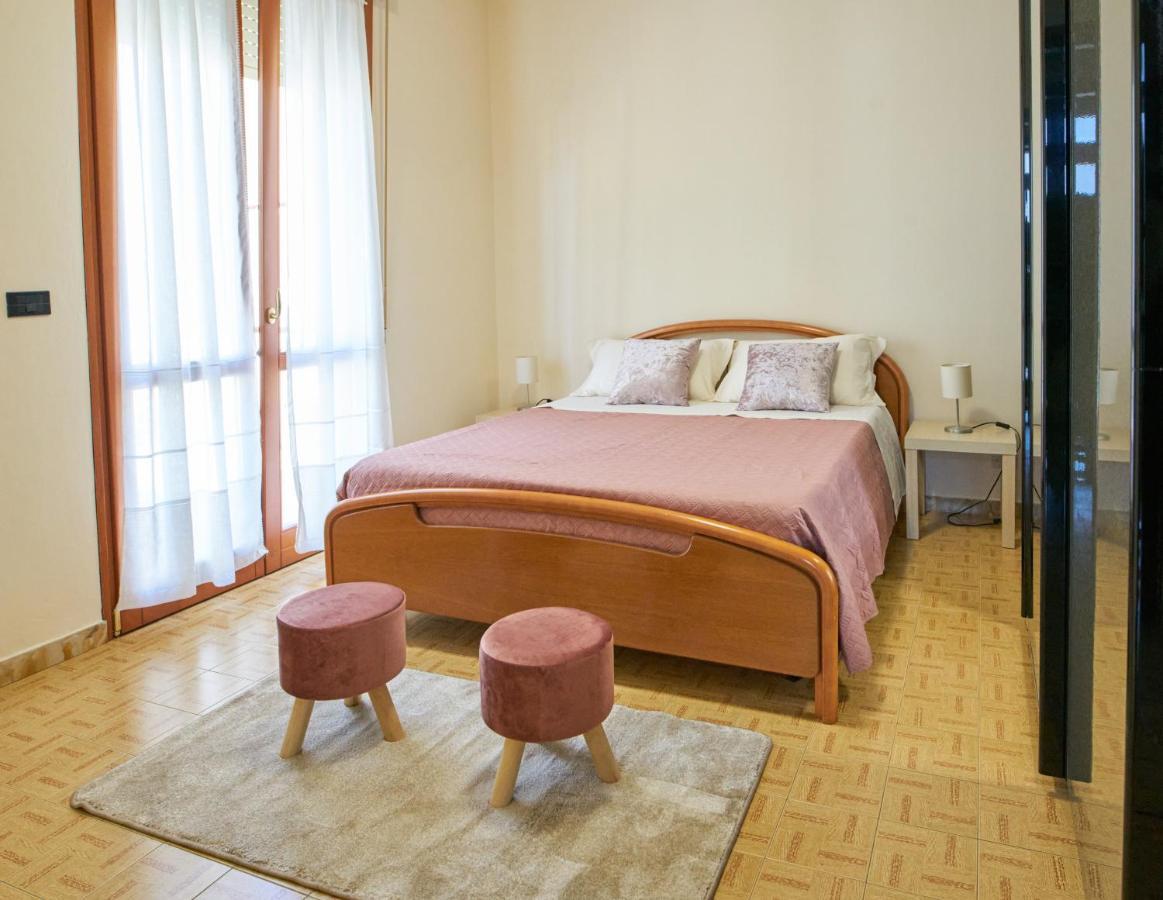 Cinzia'S Holiday Home Desenzano del Garda Exterior foto